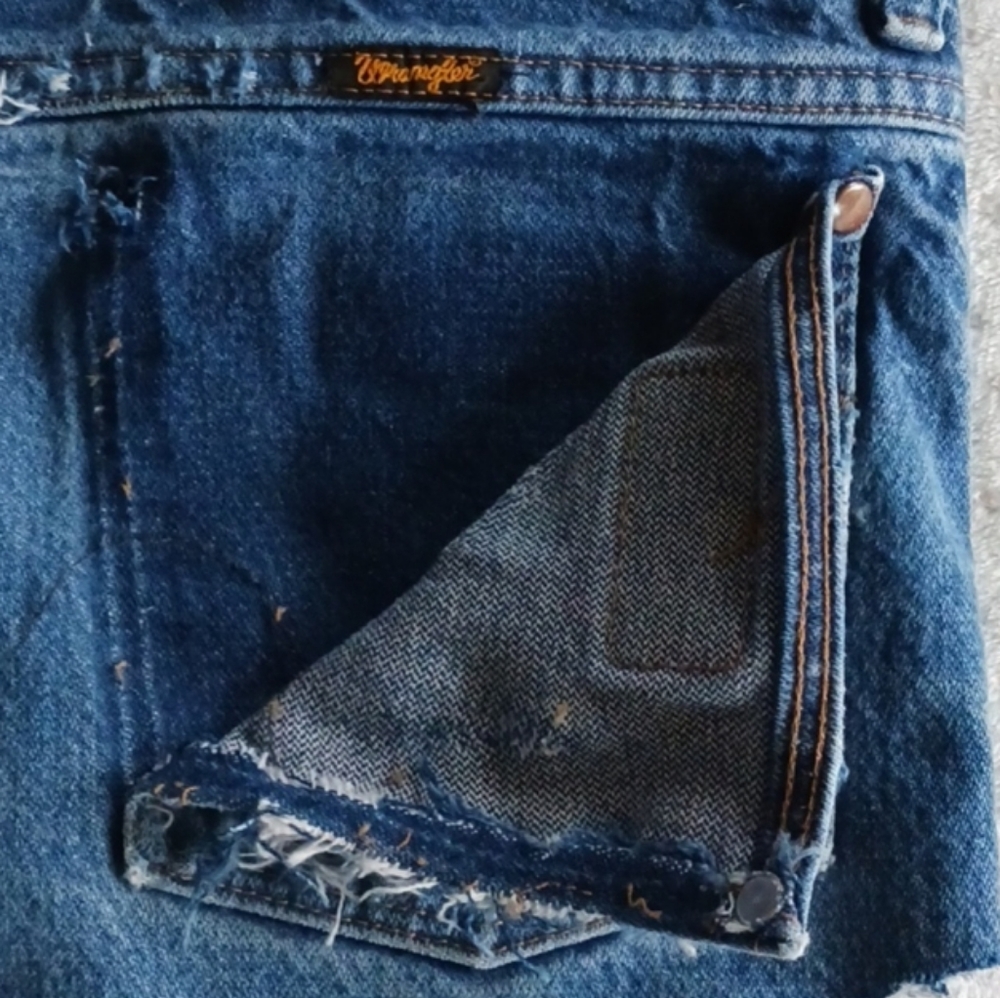 90's Vintage Wrangler High Waist Cut- Off Denim Cheeky Jean Shorts - Picture 8 of 15